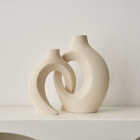 Zestaw Wazonów Freya | Rzeźbiarska Dekoracja Wnętrz | Ceramiczne Duo w Stylu Nordyckim