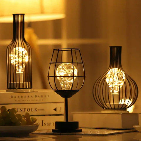 Lampa stołowa Verta | Dekoracyjne oświetlenie do salonu | Metalowa konstrukcja z żarówką LED