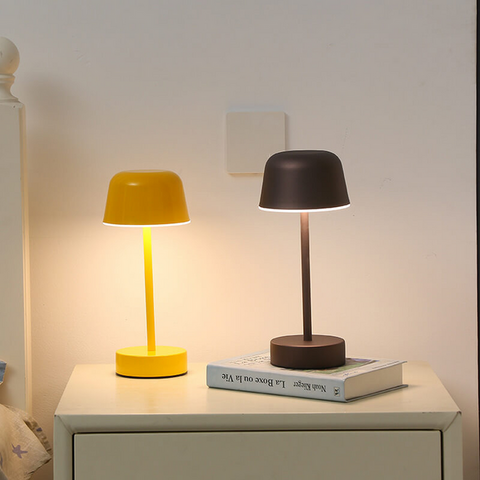 Lampka Prisma Lumo | Lampka Stolikowa LED | Metalowy Korpus i Ładowanie USB