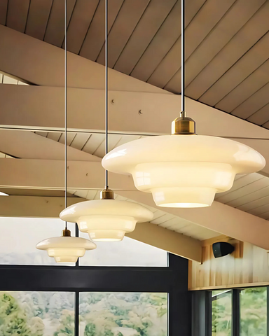 Lampa wisząca Nuvolé | Oświetlenie sufitowe art déco | Szkło mleczne i mosiądz
