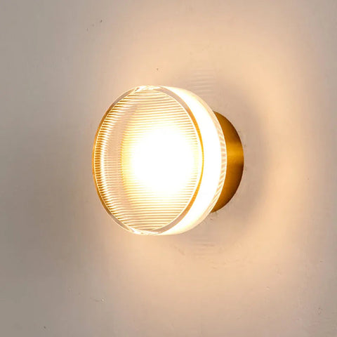 Lampa ścienna Nilo | Nowoczesne oświetlenie punktowe | Metal z wykończeniem złotym