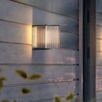Lampa elewacyjna Arin | Nowoczesne oświetlenie zewnętrzne | Metal i akryl