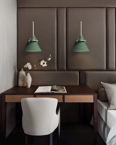 Lampa ścienna Lucien | Nowoczesne oświetlenie ścienne | Metal i mosiądz