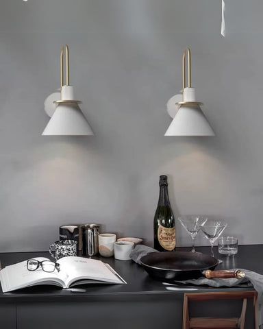 Lampa ścienna Lucien | Nowoczesne oświetlenie ścienne | Metal i mosiądz