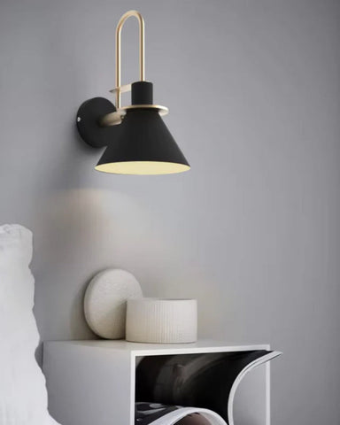 Lampa ścienna Lucien | Nowoczesne oświetlenie ścienne | Metal i mosiądz
