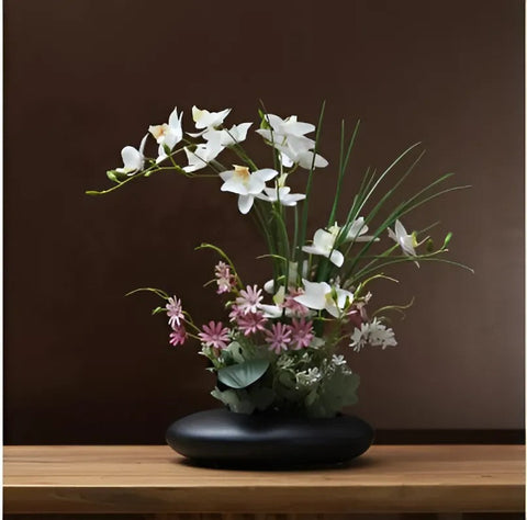 Kompozycja Kwiatowa Ikari | Dekoracja w Stylu Ikebana | Ceramiczna Baza Owalna