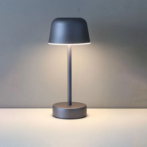 Lampka Prisma Lumo | Lampka Stolikowa LED | Metalowy Korpus i Ładowanie USB