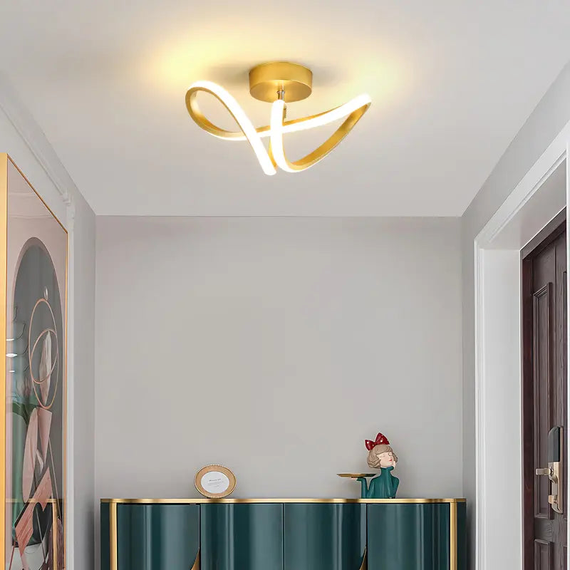 Lampa Sufitowa Viora | Nowoczesne Oświetlenie Korytarza | LED Ściemnialne w Czerni lub Złocie