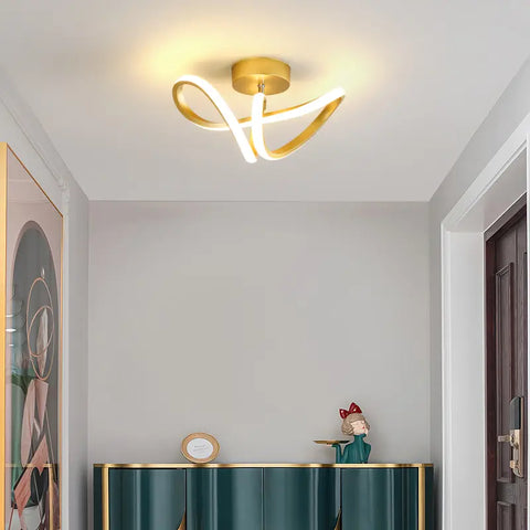 Lampa Sufitowa Viora | Nowoczesne Oświetlenie Korytarza | LED Ściemnialne w Czerni lub Złocie