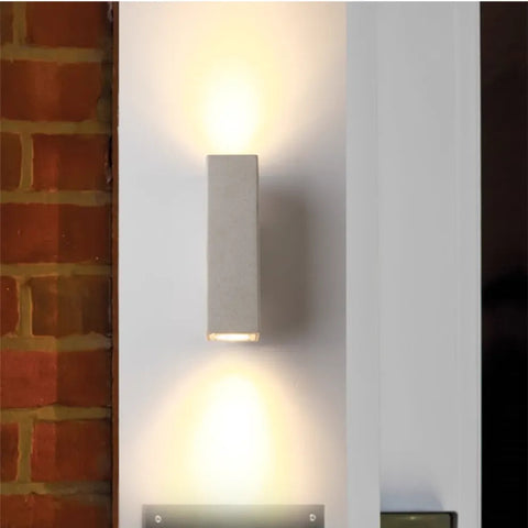 Lampa elewacyjna Taro | Oświetlenie zewnętrzne nowoczesne | Cement i akryl