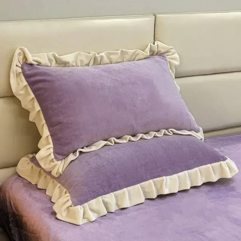 Pastelowa Poszewka z Falbaną | Poduszka Dekoracyjna Queen | Aksamitna Tkanina