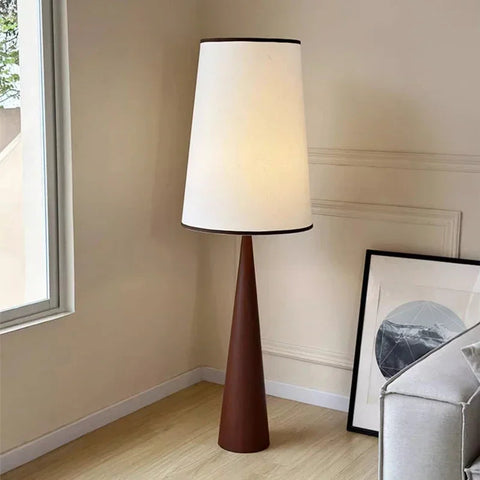 Lampa Ardea | Lampa podłogowa nowoczesna | Stożkowa podstawa drewniana z kloszem tekstylnym