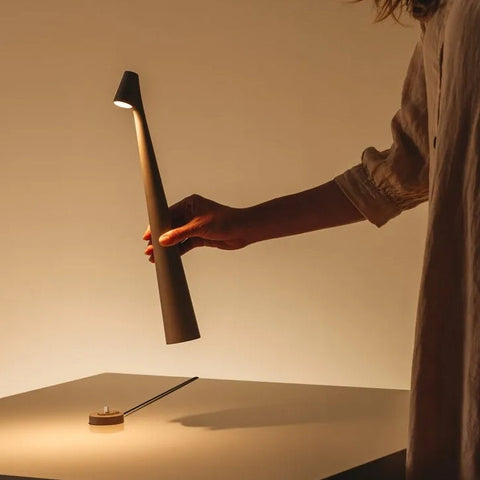Lampa Stołowa Kalem LED | Bezprzewodowa Lampa Designerska | Minimalistyczne Oświetlenie USB