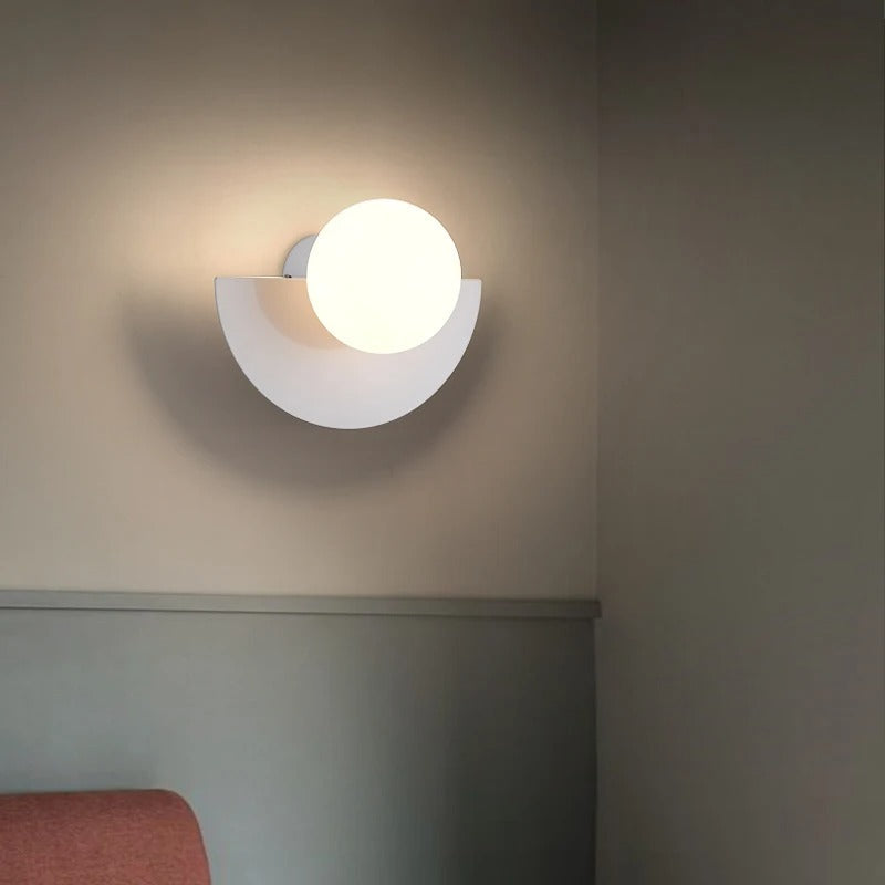 Kinkiet Luna | Nowoczesna Lampa Ścienna | Geometryczna Forma z Kulą