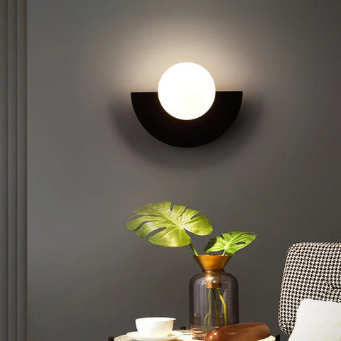 Kinkiet Luna | Nowoczesna Lampa Ścienna | Geometryczna Forma z Kulą