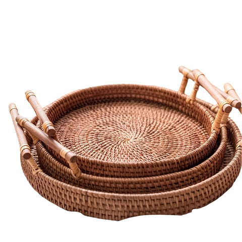 Okrągła taca do serwowania RATTANA - ręcznie pleciony naturalny rattan z drewnianymi uchwytami